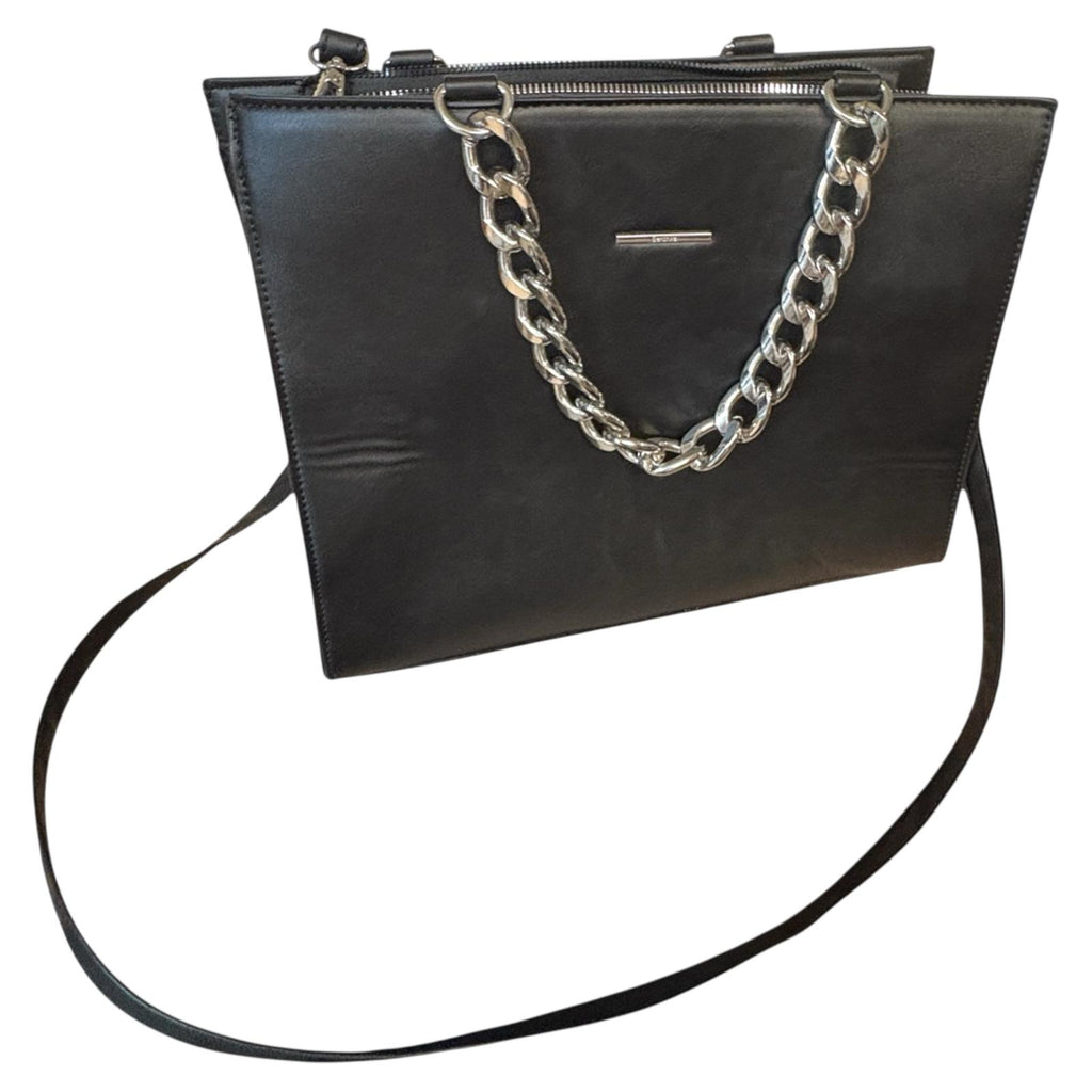 Bolso negro zara con cadenas