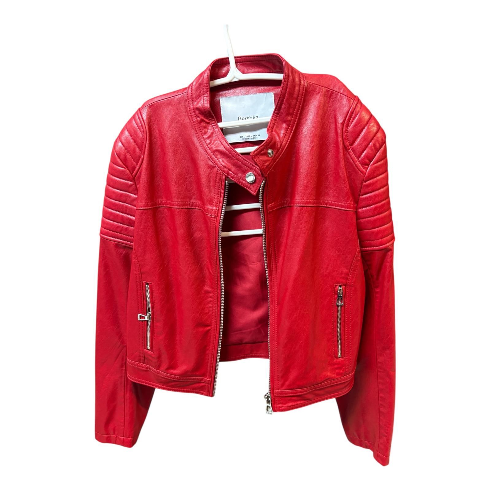 Chaqueta roja tipo motera  Bershka talla L 25 € SIN ESTRENAR