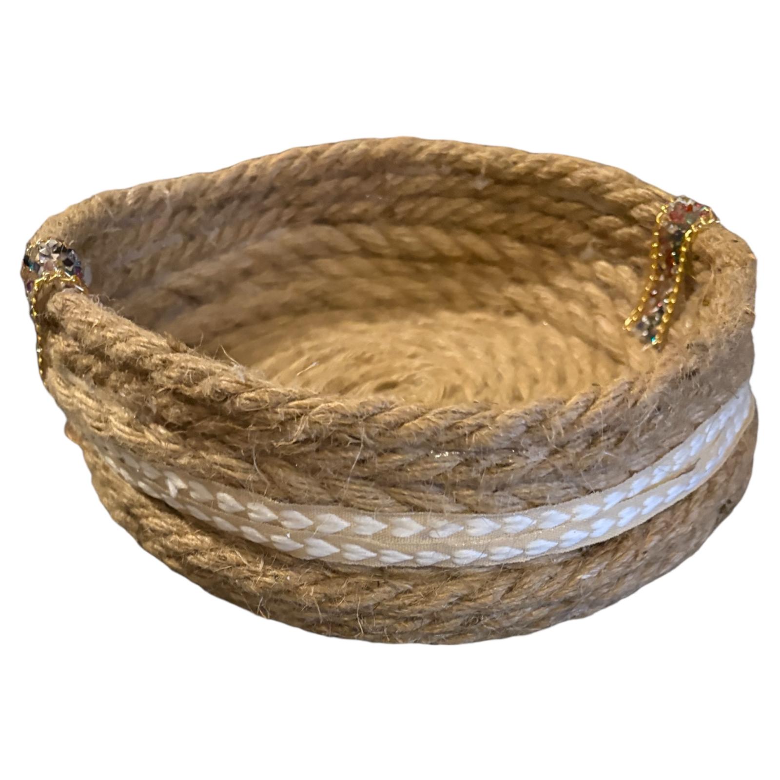 CESTA REDONDA DE YUTE CON DETALLES