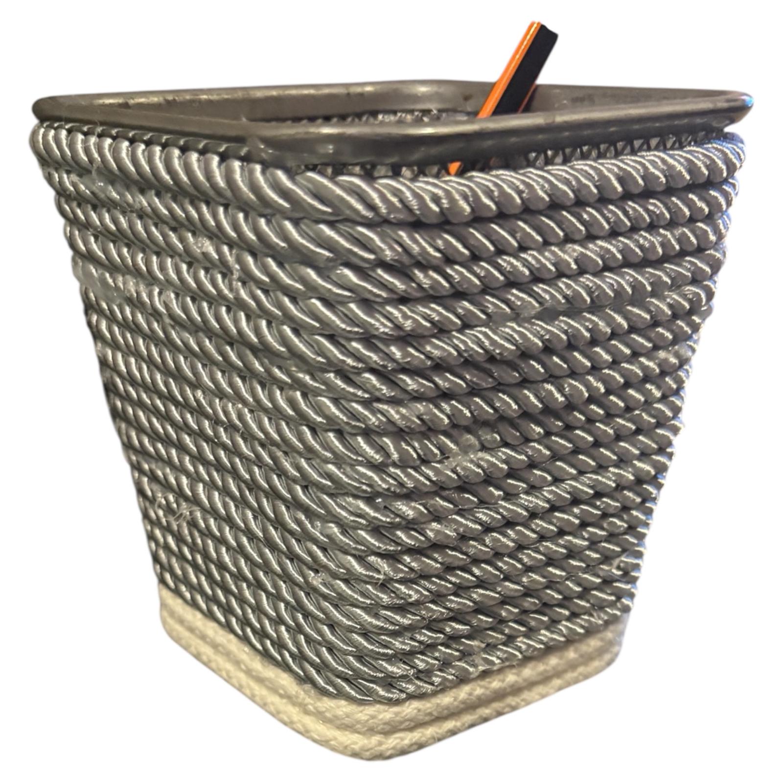 PORTA LAPICES CON BASE DE ALUMINIO DECORADO