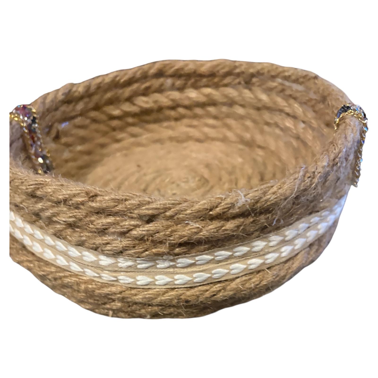 CESTA REDONDA DE YUTE CON DETALLES